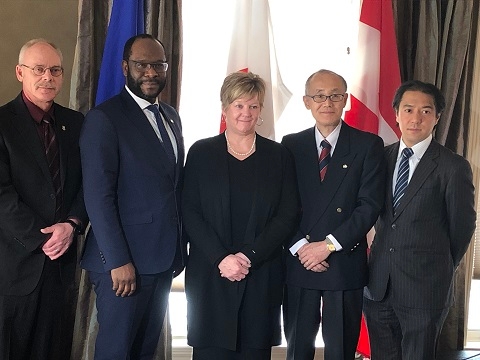 マドゥ・アルバータ州自治体担当大臣およびタミー・ロッキーマウンテンハウス町長との意見交換 在カルガリー日本国総領事館